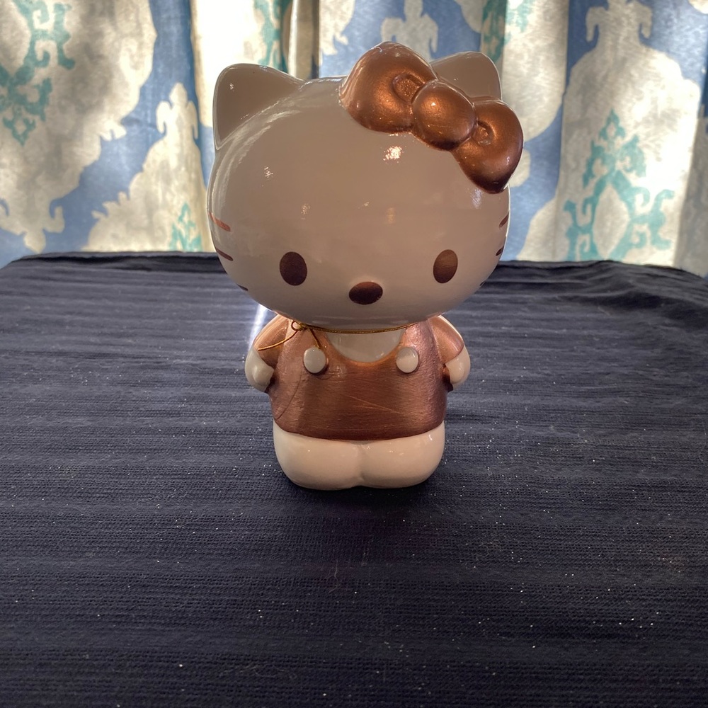Hello Kitty - Picture 5 of 8